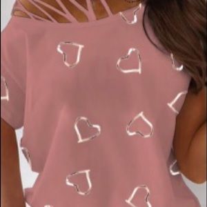 Never worn size medium heart pretty Shirt